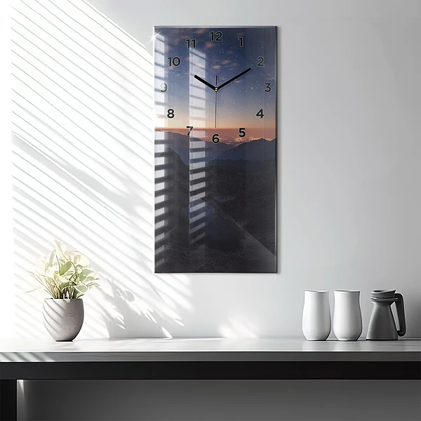 Vertikale Uhr mit motiv Berge bei Sonnenuntergang