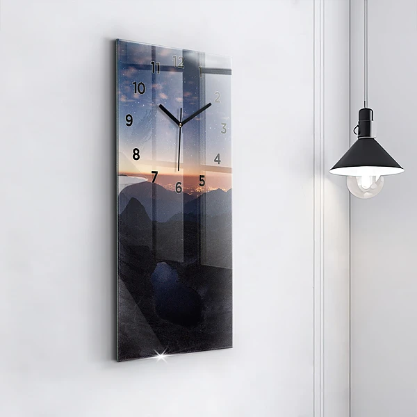 Vertikale Uhr mit motiv Berge bei Sonnenuntergang