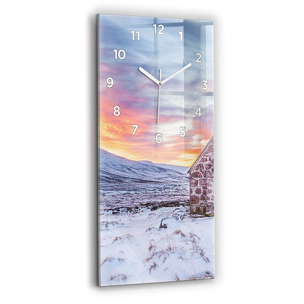 Vertikale Uhr Hütte in den Bergen