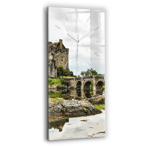 Vertikale Uhr Schloss Eilean Donan in Schottland