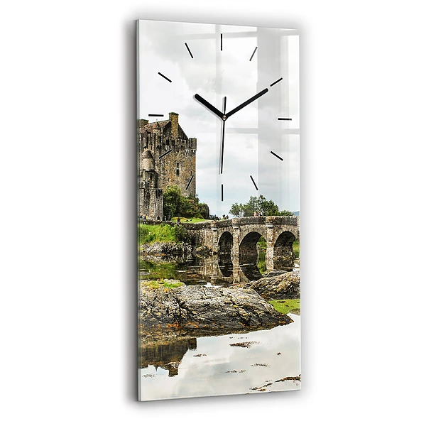 Vertikale Uhr Schloss Eilean Donan in Schottland