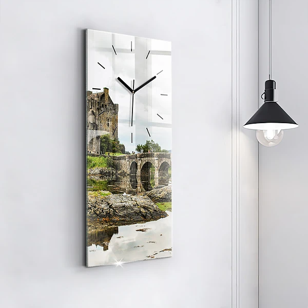 Vertikale Uhr Schloss Eilean Donan in Schottland