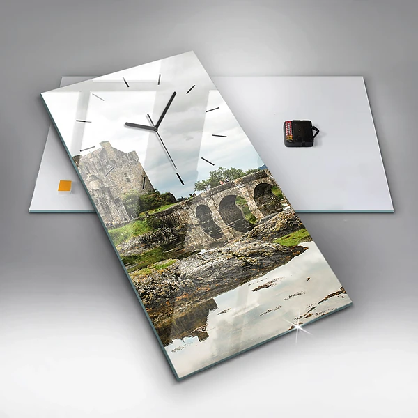 Vertikale Uhr Schloss Eilean Donan in Schottland
