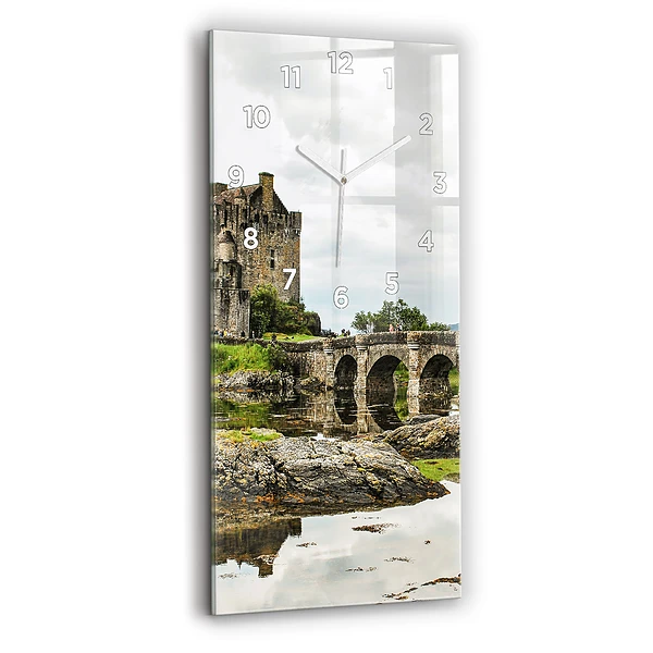 Vertikale Uhr Schloss Eilean Donan in Schottland