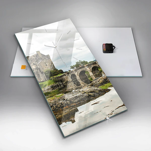 Vertikale Uhr Schloss Eilean Donan in Schottland