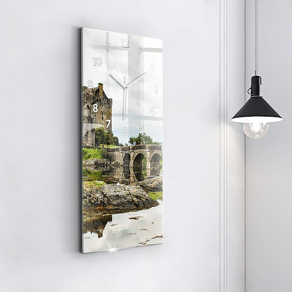 Vertikale Uhr Schloss Eilean Donan in Schottland