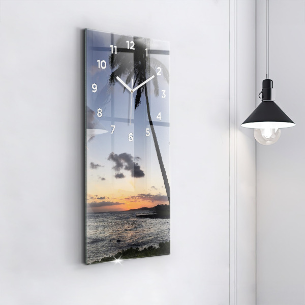 Vertikale Uhr Palme und Sonnenaufgang