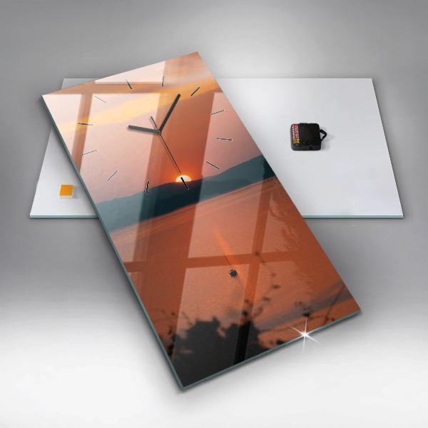 Vertikale Uhr Balaton am Abend