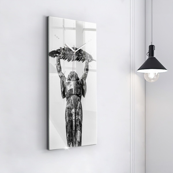 Vertikale Uhr Freiheitsstatue in Budapest