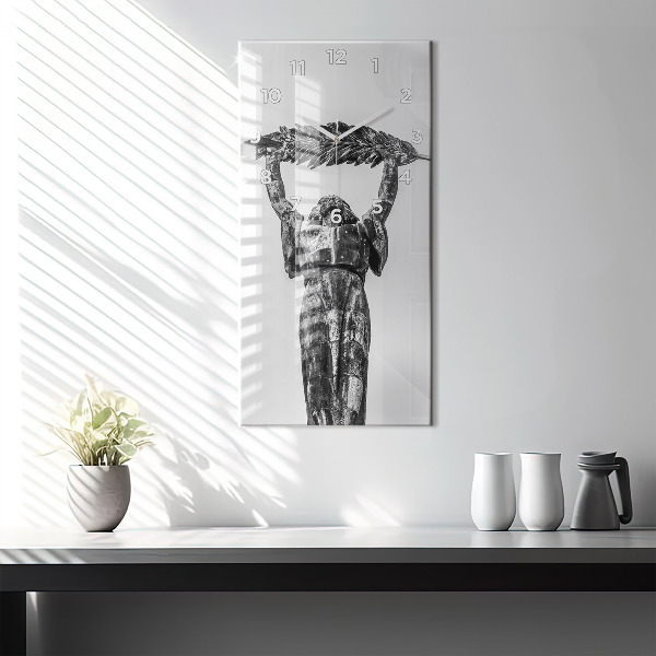 Vertikale Uhr Freiheitsstatue in Budapest