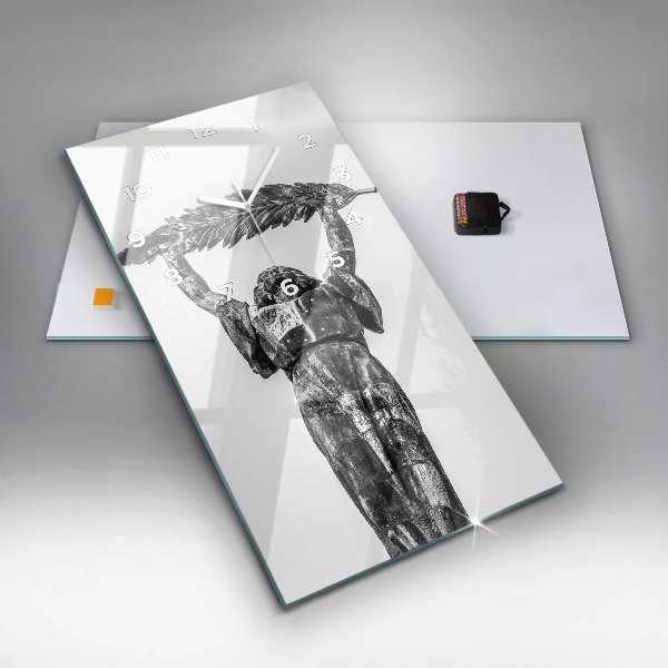 Vertikale Uhr Freiheitsstatue in Budapest