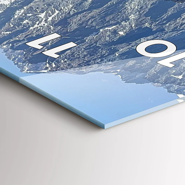 Vertikale Uhr mit motiv Die Alpen im Winter