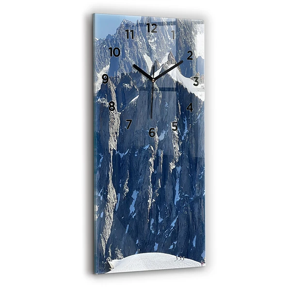 Vertikale Uhr mit motiv Die Alpen im Winter