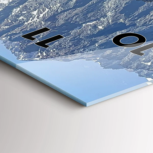 Vertikale Uhr mit motiv Die Alpen im Winter