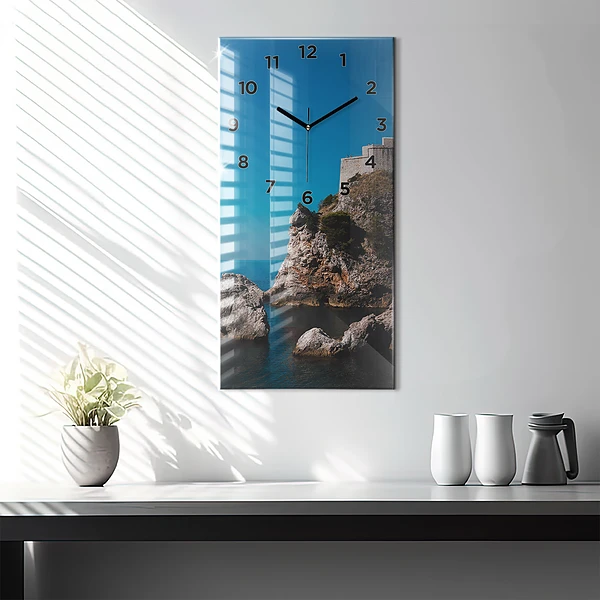 Vertikale Uhr mit motiv Klippen von Dubrovnik