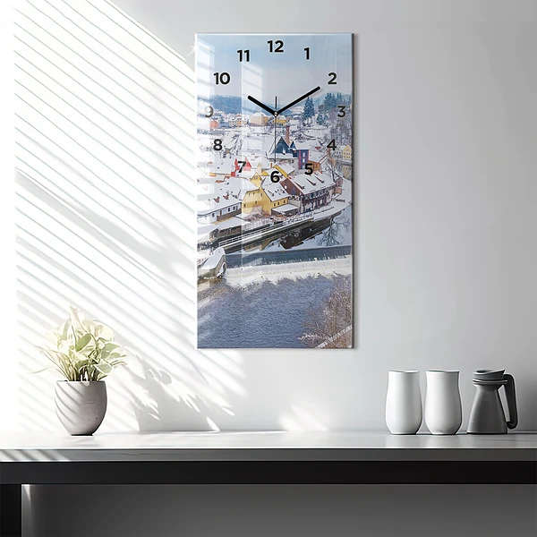 Vertikale Uhr mit motiv Panorama einer Stadt im Winter