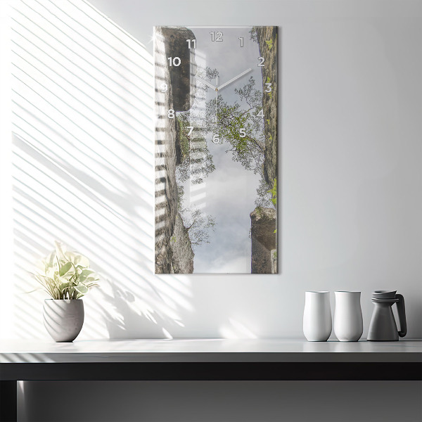 Vertikale Uhr mit motiv Felsenstadt in der Tschechischen Republik