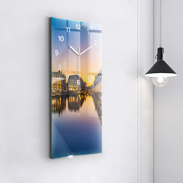Vertikale Uhr mit motiv Hamburger Rathaus