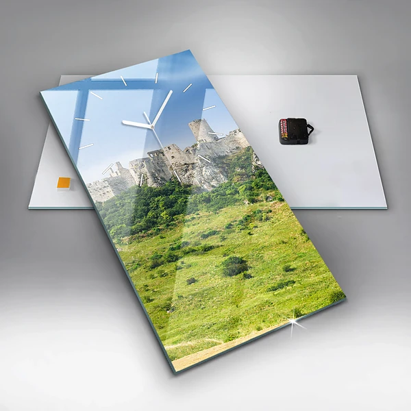 Vertikale Uhr mit motiv Zipser Burg in der Slowakei