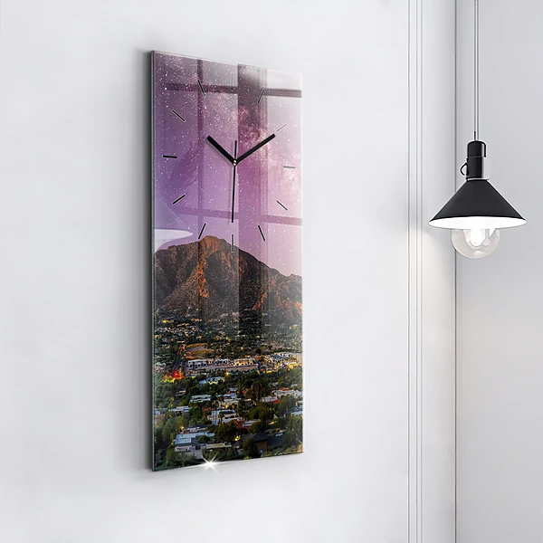 Vertikale Uhr mit motiv Berglandschaft