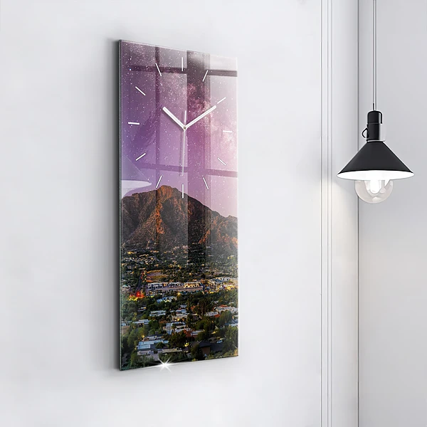 Vertikale Uhr mit motiv Berglandschaft