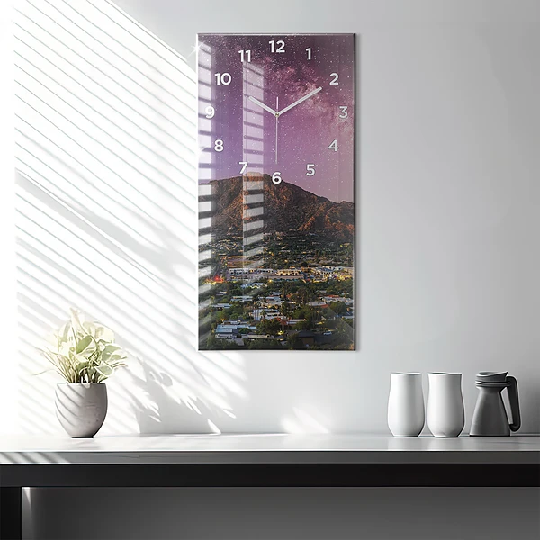 Vertikale Uhr mit motiv Berglandschaft