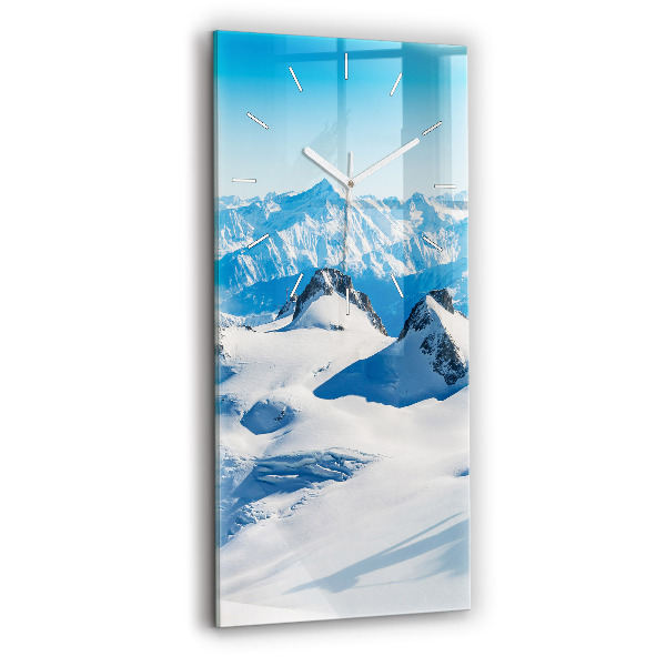 Vertikale Uhr Skifahrer in den Alpen