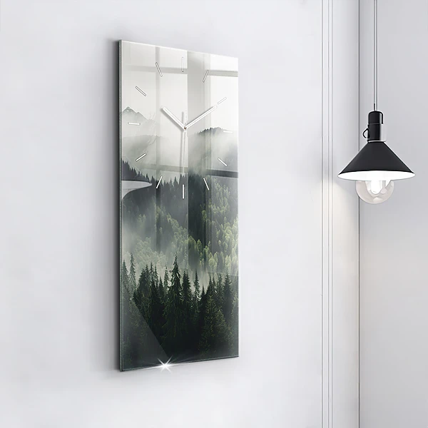 Vertikale Uhr Wald-Landschaft