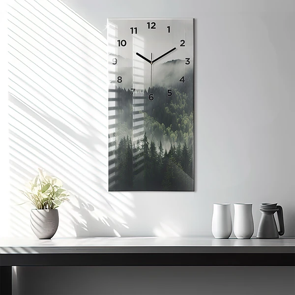 Vertikale Uhr Wald-Landschaft