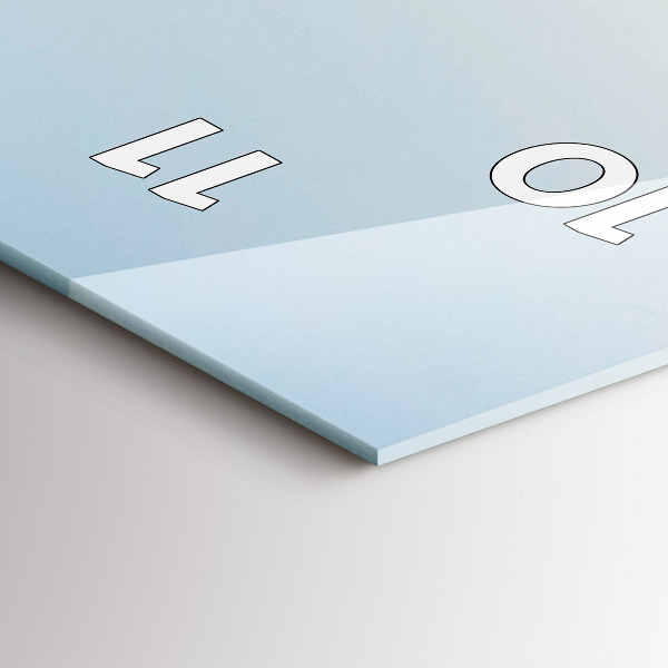 Vertikale Uhr Berge und Felder