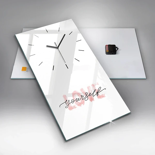 Vertikale Uhr mit motiv Inschrift Liebe dich selbst