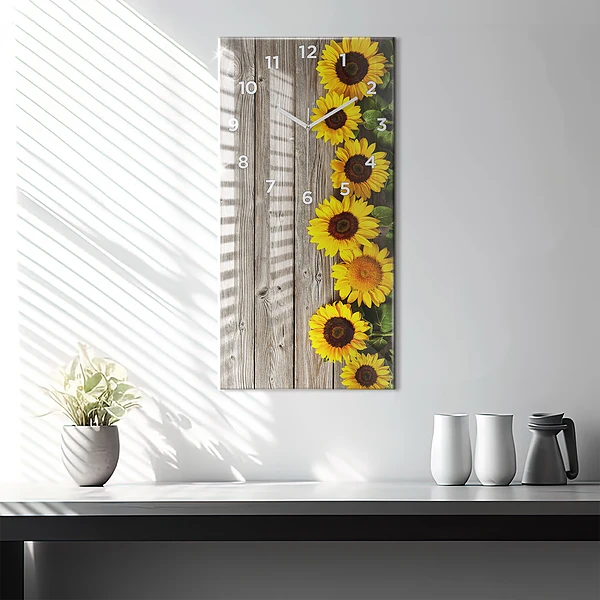 Vertikale Uhr Sonnenblumen auf den Brettern