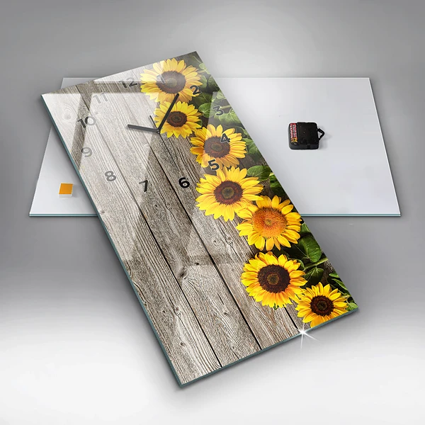 Vertikale Uhr Sonnenblumen auf den Brettern