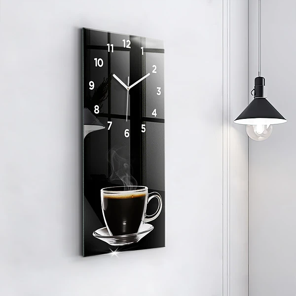 Vertikale Uhr Schwarzer Kaffee