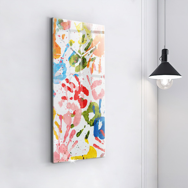 Vertikale Uhr Handabdrücke von Kindern