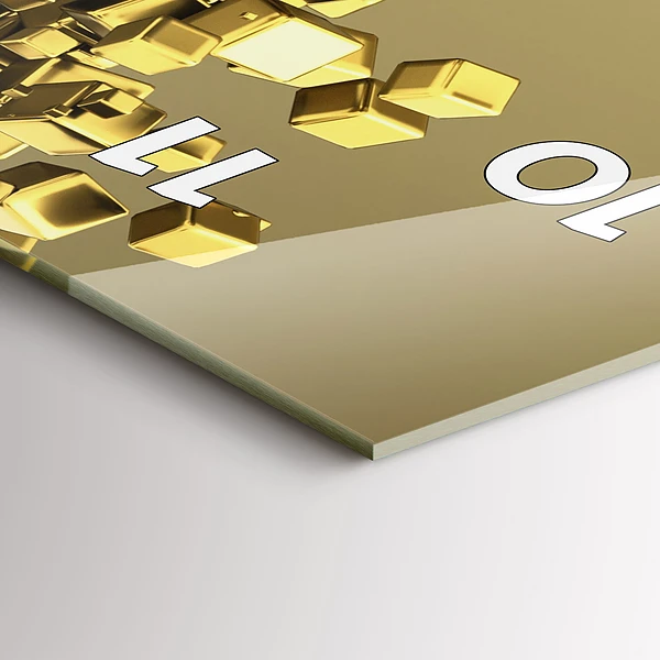 Vertikale Uhr Goldene Quadrate