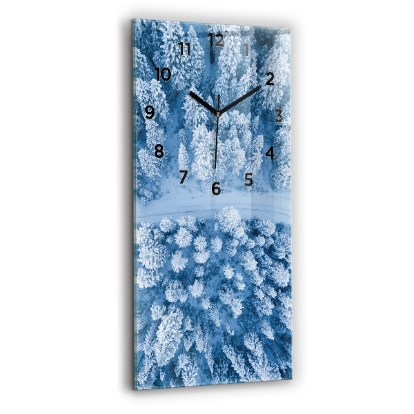 Vertikale Uhr Wald aus einer Drohne