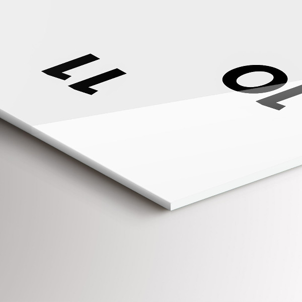 Vertikale Uhr Zeichnender Bär