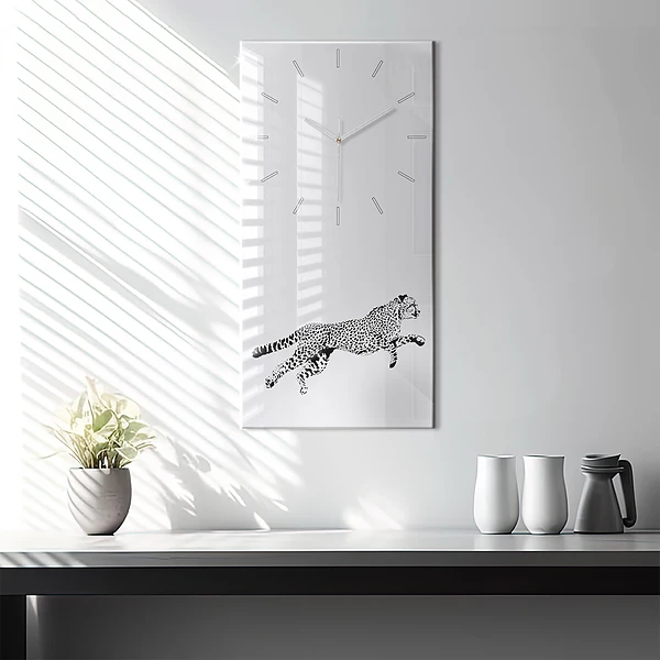 Vertikale Uhr mit motiv Silhouette eines Panthers