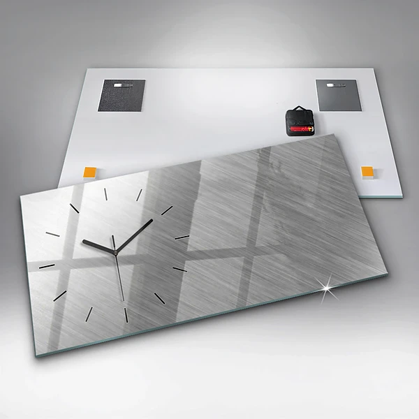 Horizontale Uhr Metallwand