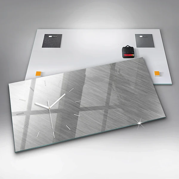 Horizontale Uhr Metallwand