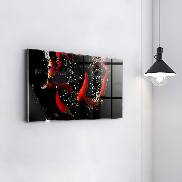 Horizontale Uhr Peperoni im Wasser