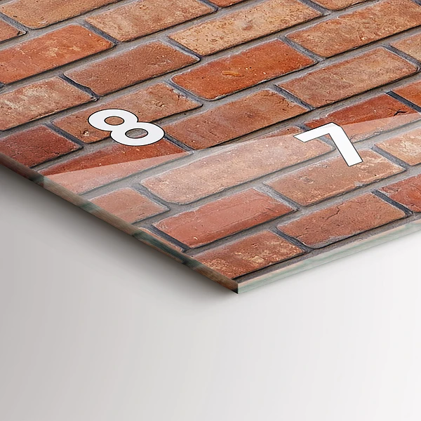 Horizontale Uhr mit motiv Backsteinmauer