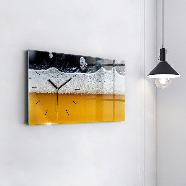 Horizontale Uhr mit motiv Nahaufnahme eines Biers