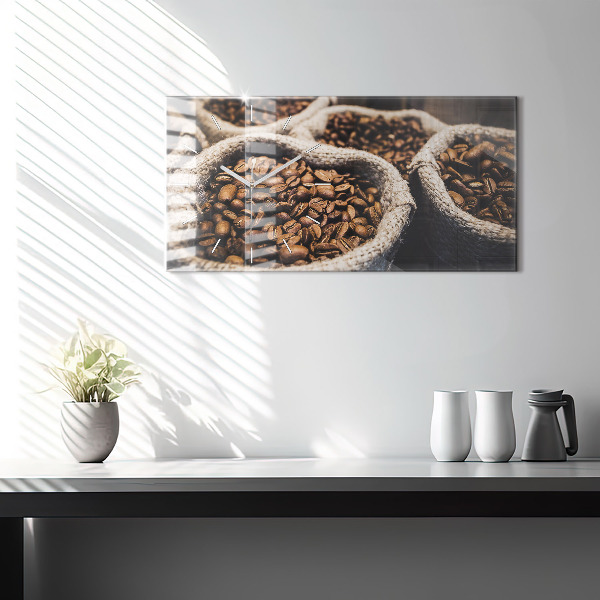 Horizontale Uhr Säcke mit Kaffee