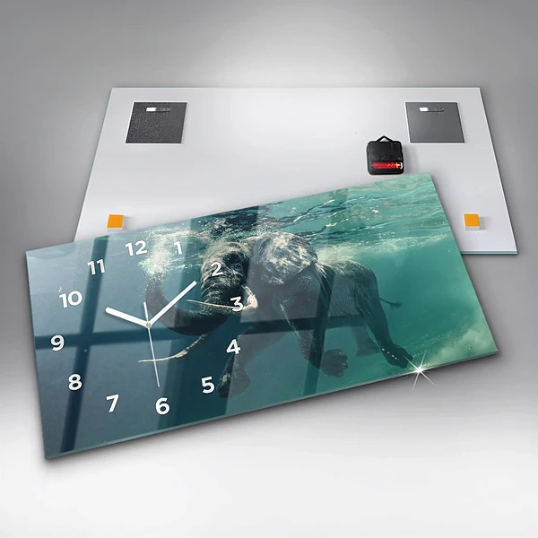 Horizontale Uhr mit motiv Schwimmender Elefant im Ozean