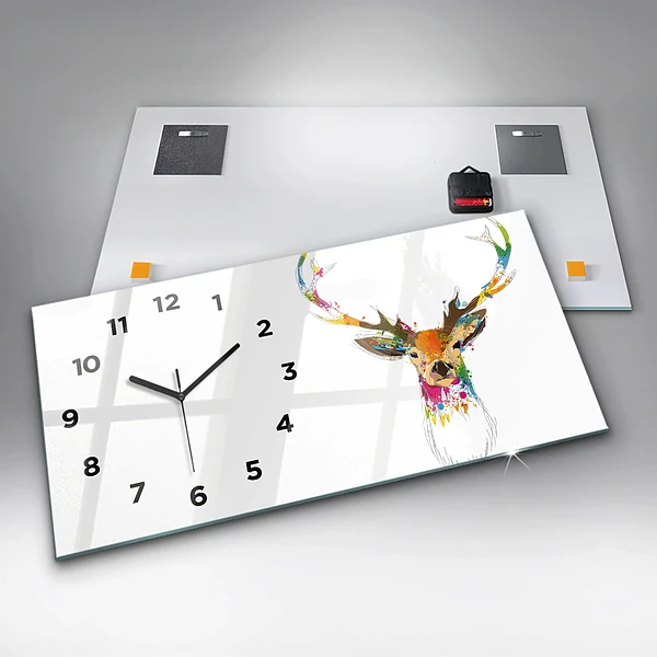 Horizontale Uhr mit motiv Kopf eines farbigen Hirsches