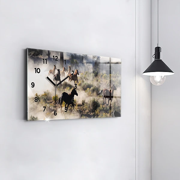 Horizontale Uhr mit motiv Herde von rasenden Pferden