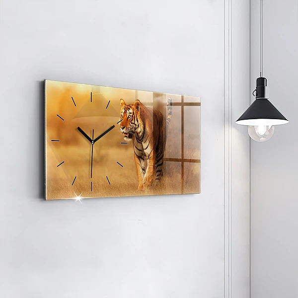 Horizontale Uhr Tiger jagen