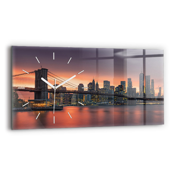 Horizontale Uhr New Yorker East River